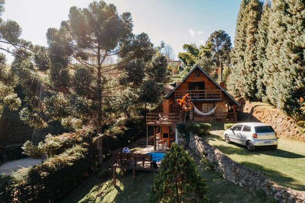 Explore the enduring allure of a traditional english countryside fair in the heart of rural england